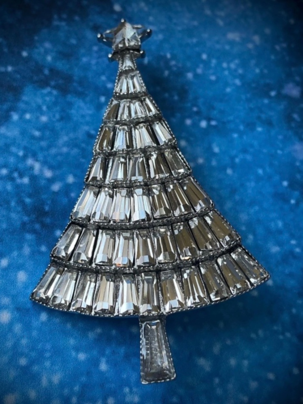 Rhinestone Christmas Tree Brooch - Silver